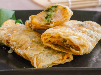 韭菜鮮蝦腐皮卷  Chive & Shrimp Bean Curd Roll  每份 20條 $30.00 for 1 order (20 pieces)